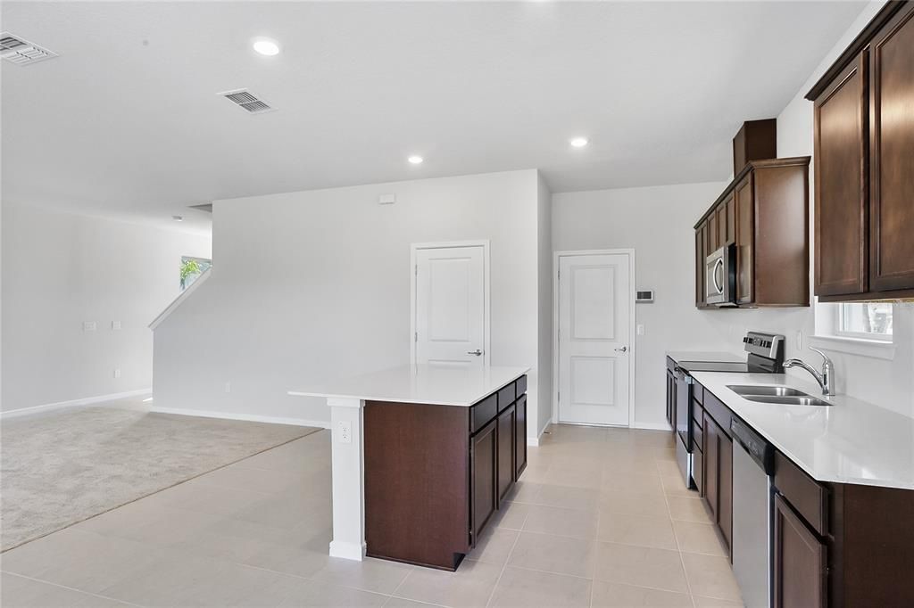 出租: $2,600 (3 贝兹, 2 浴室, 1836 平方英尺)