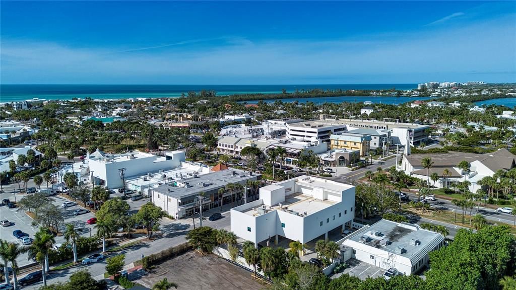 For Sale: $1,375,000 (0.23 acres)