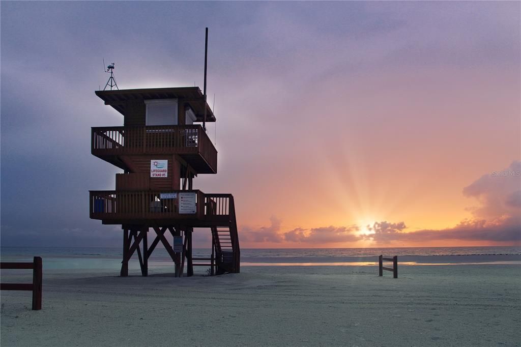 For Sale: $1,375,000 (0.23 acres)