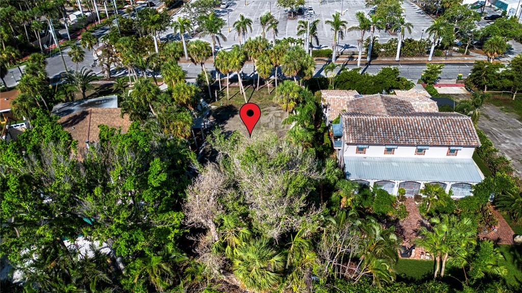 En Venta: $1,375,000 (0.23 acres)