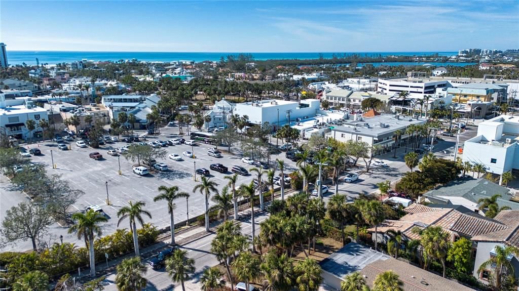 En Venta: $1,375,000 (0.23 acres)