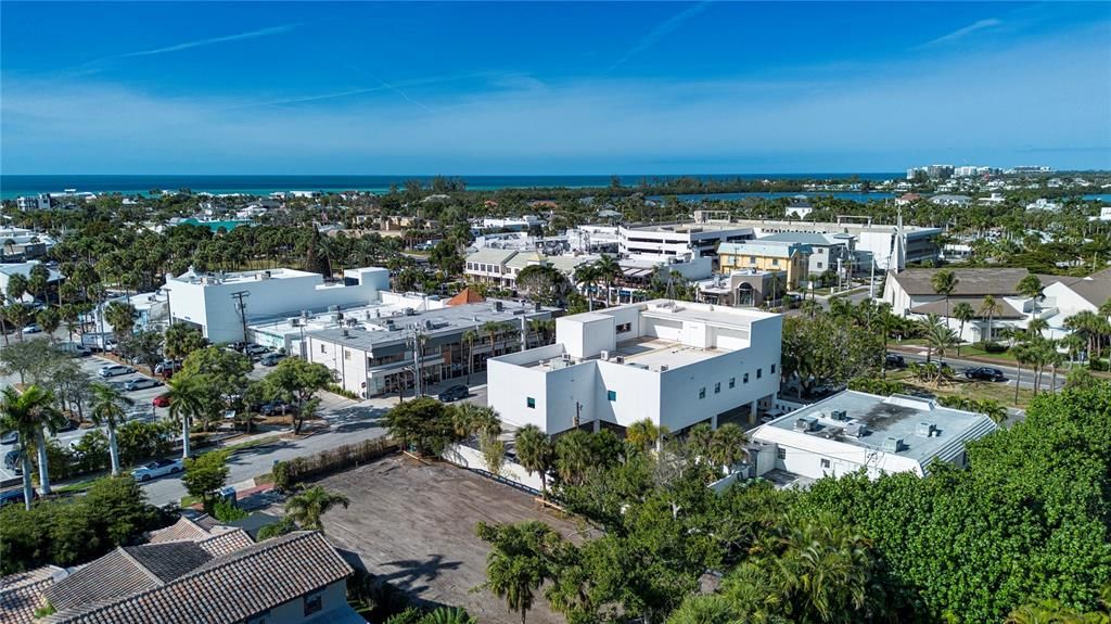 For Sale: $1,375,000 (0.23 acres)