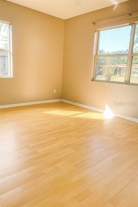 En Venta: $279,000 (3 camas, 1 baños, 1054 Pies cuadrados)