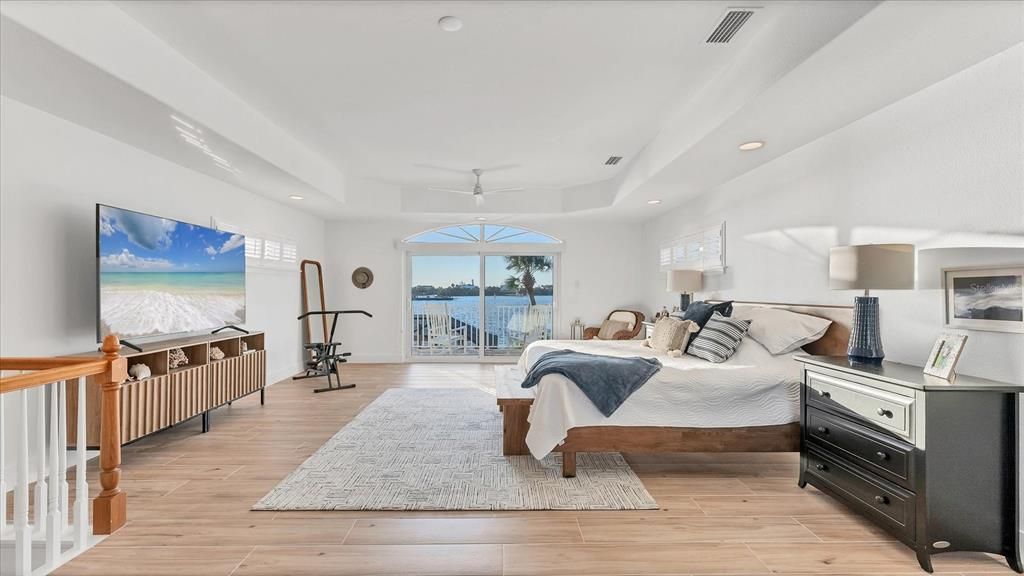 На продажу: $1,555,000 (3 спален, 3 ванн, 2390 Квадратных фут)