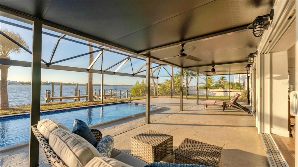 На продажу: $1,555,000 (3 спален, 3 ванн, 2390 Квадратных фут)