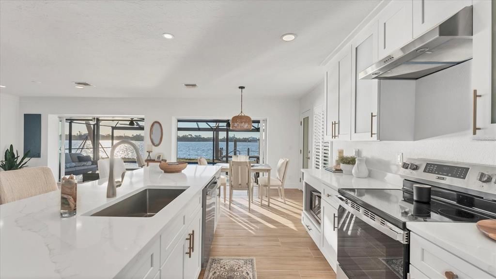 На продажу: $1,555,000 (3 спален, 3 ванн, 2390 Квадратных фут)