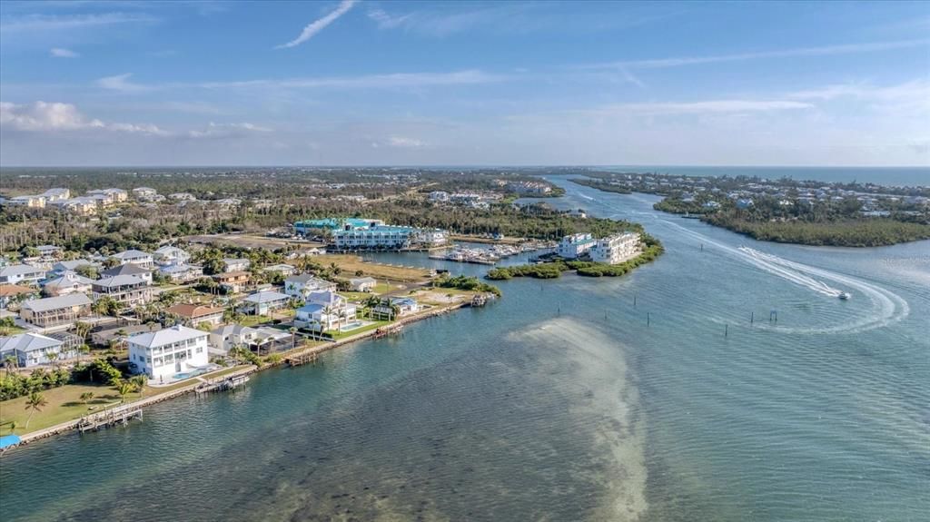 На продажу: $1,555,000 (3 спален, 3 ванн, 2390 Квадратных фут)