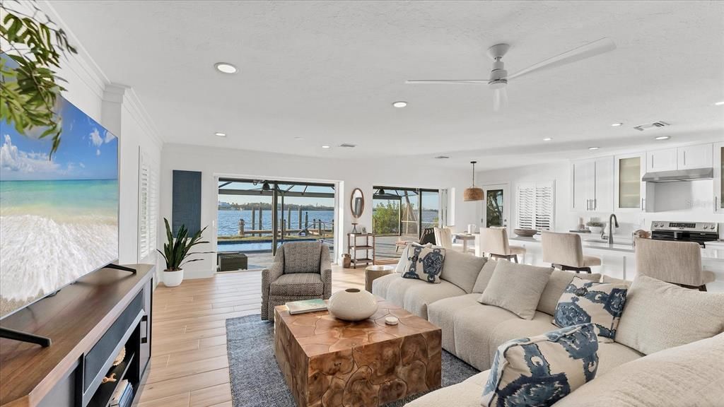 На продажу: $1,555,000 (3 спален, 3 ванн, 2390 Квадратных фут)