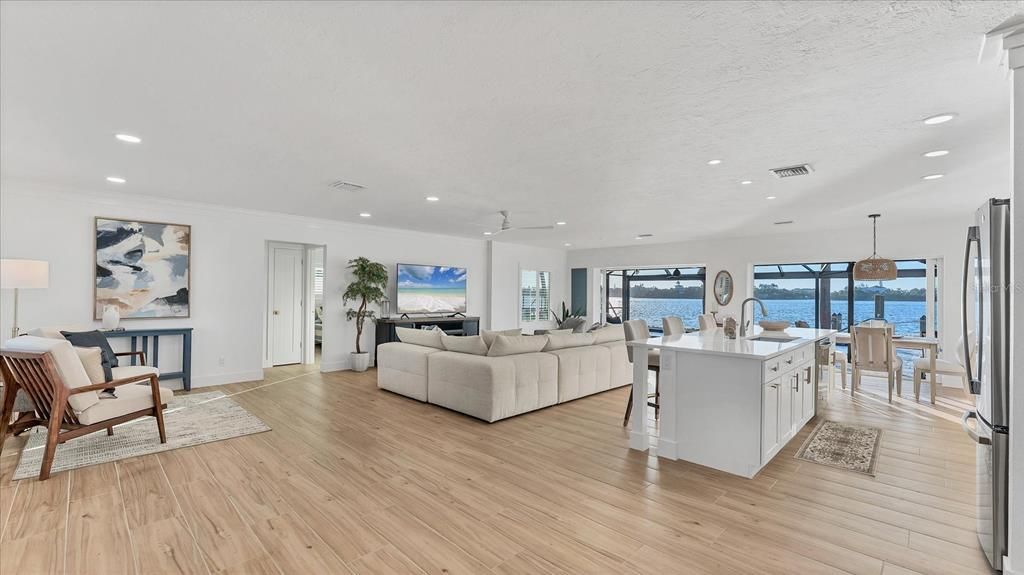 На продажу: $1,555,000 (3 спален, 3 ванн, 2390 Квадратных фут)