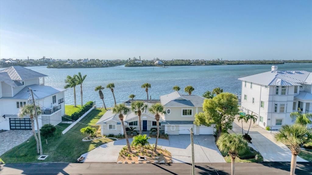 На продажу: $1,555,000 (3 спален, 3 ванн, 2390 Квадратных фут)