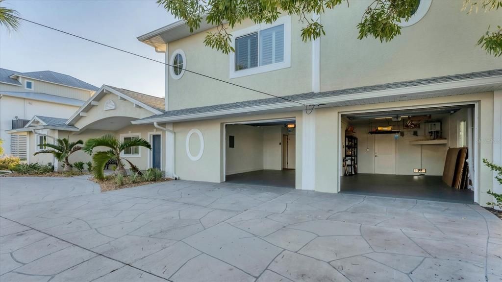 На продажу: $1,555,000 (3 спален, 3 ванн, 2390 Квадратных фут)