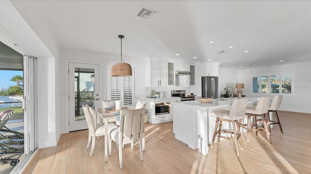 На продажу: $1,555,000 (3 спален, 3 ванн, 2390 Квадратных фут)