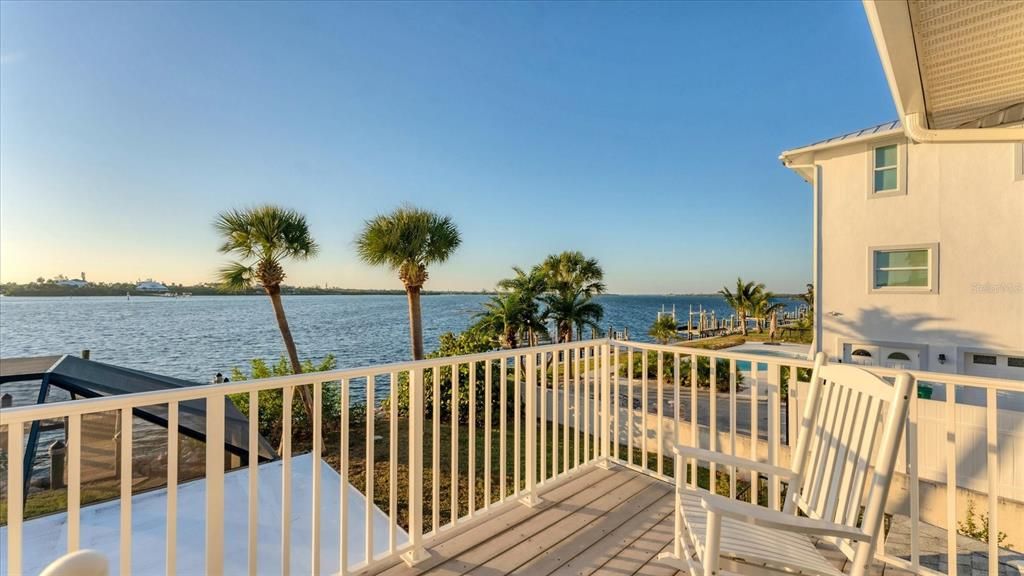 На продажу: $1,555,000 (3 спален, 3 ванн, 2390 Квадратных фут)