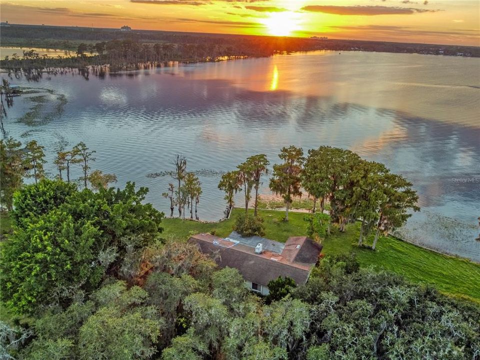 合同活跃: $2,750,000 (4.56 acres)