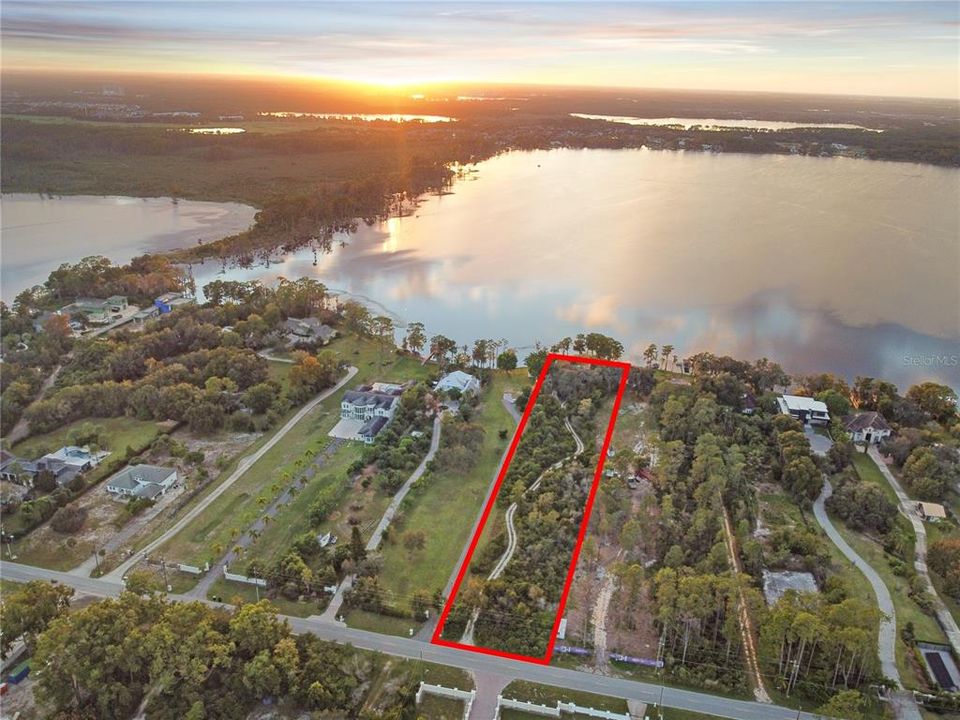 合同活跃: $2,750,000 (4.56 acres)