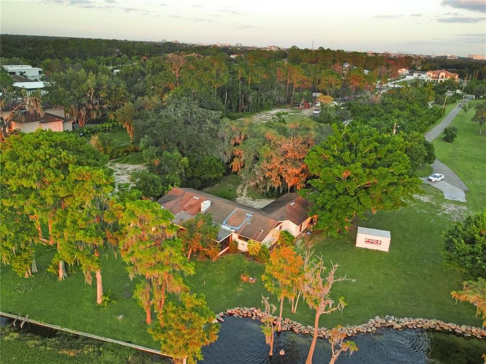 合同活跃: $2,750,000 (4.56 acres)