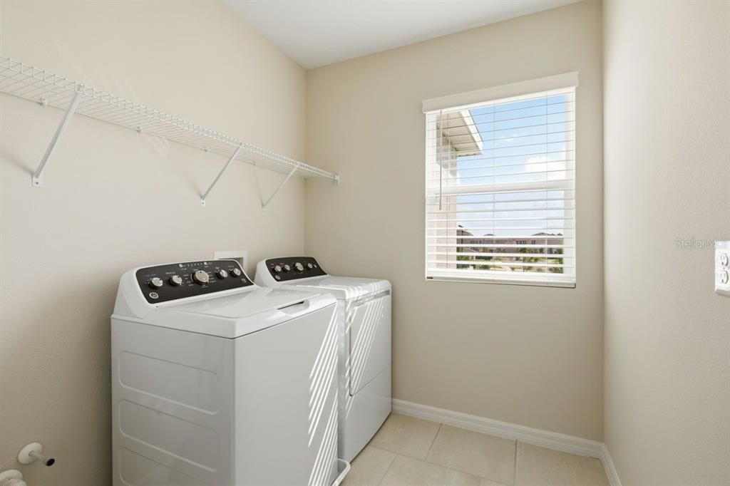 For Rent: $3,200 (4 beds, 3 baths, 2756 Square Feet)