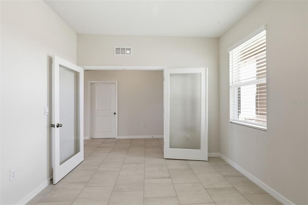 For Rent: $3,200 (4 beds, 3 baths, 2756 Square Feet)