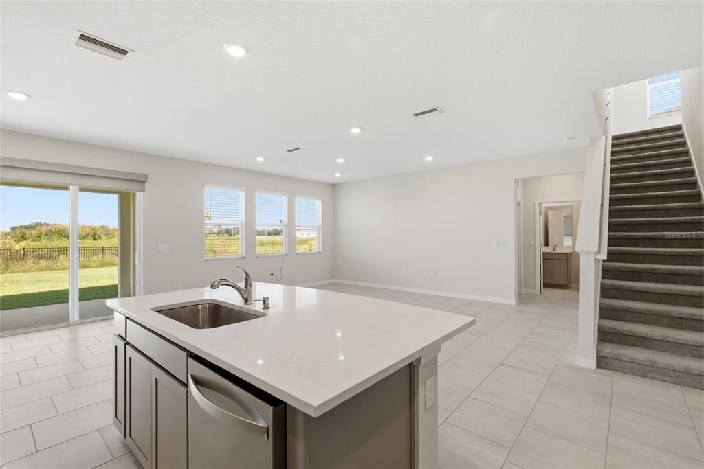 For Rent: $3,200 (4 beds, 3 baths, 2756 Square Feet)