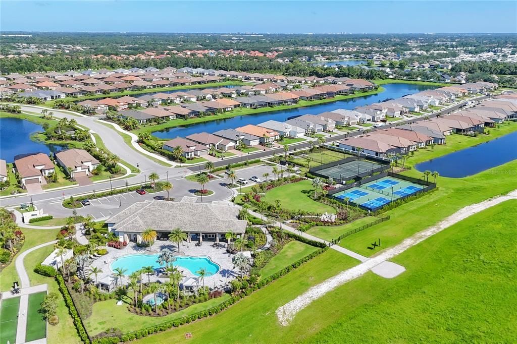 Active With Contract: $595,000 (4 beds, 3 baths, 2655 Square Feet)