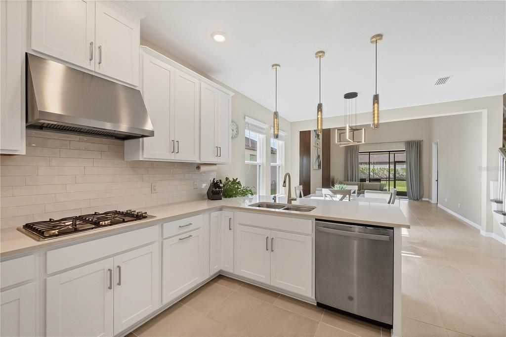 Active With Contract: $595,000 (4 beds, 3 baths, 2655 Square Feet)