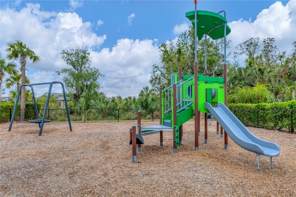 Active With Contract: $595,000 (4 beds, 3 baths, 2655 Square Feet)