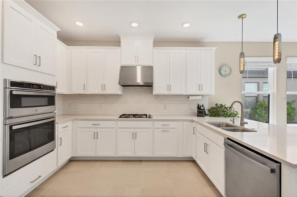 Active With Contract: $595,000 (4 beds, 3 baths, 2655 Square Feet)