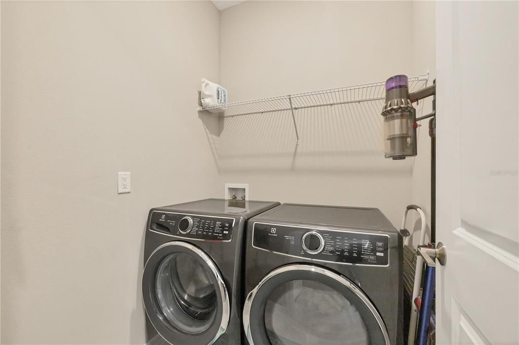 Active With Contract: $595,000 (4 beds, 3 baths, 2655 Square Feet)