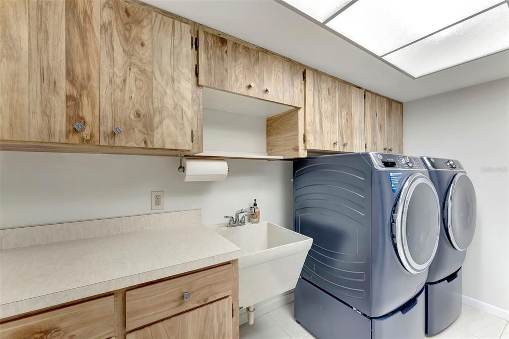 For Sale: $559,000 (3 beds, 2 baths, 2130 Square Feet)