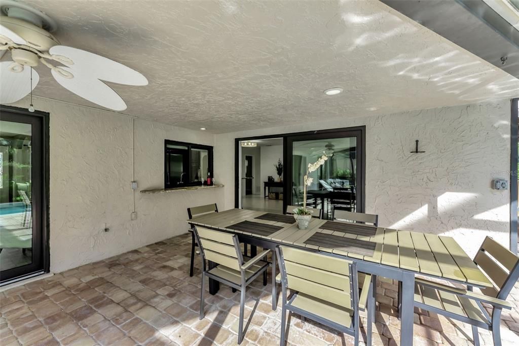 For Sale: $559,000 (3 beds, 2 baths, 2130 Square Feet)