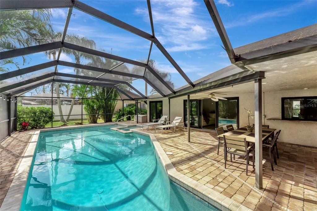 For Sale: $559,000 (3 beds, 2 baths, 2130 Square Feet)