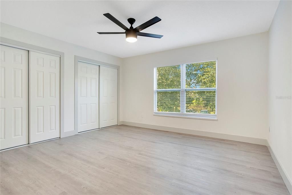 На продажу: $295,500 (4 спален, 2 ванн, 1432 Квадратных фут)