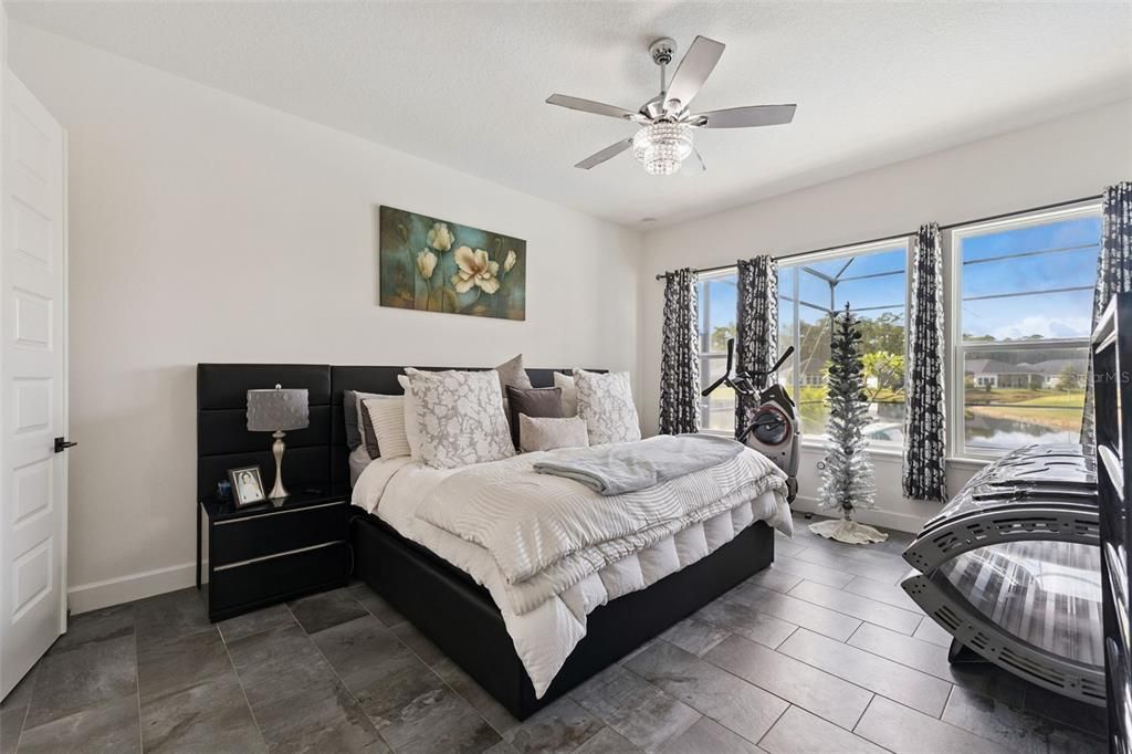 En Venta: $899,900 (4 camas, 3 baños, 2568 Pies cuadrados)