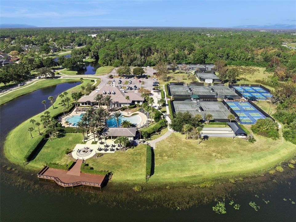 En Venta: $899,900 (4 camas, 3 baños, 2568 Pies cuadrados)