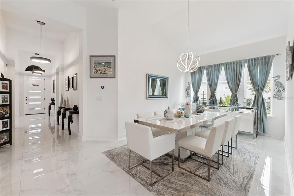 En Venta: $899,900 (4 camas, 3 baños, 2568 Pies cuadrados)