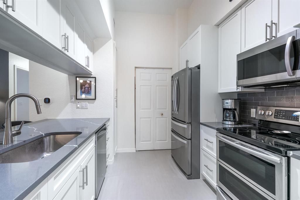 待售: $575,000 (3 贝兹, 2 浴室, 1425 平方英尺)