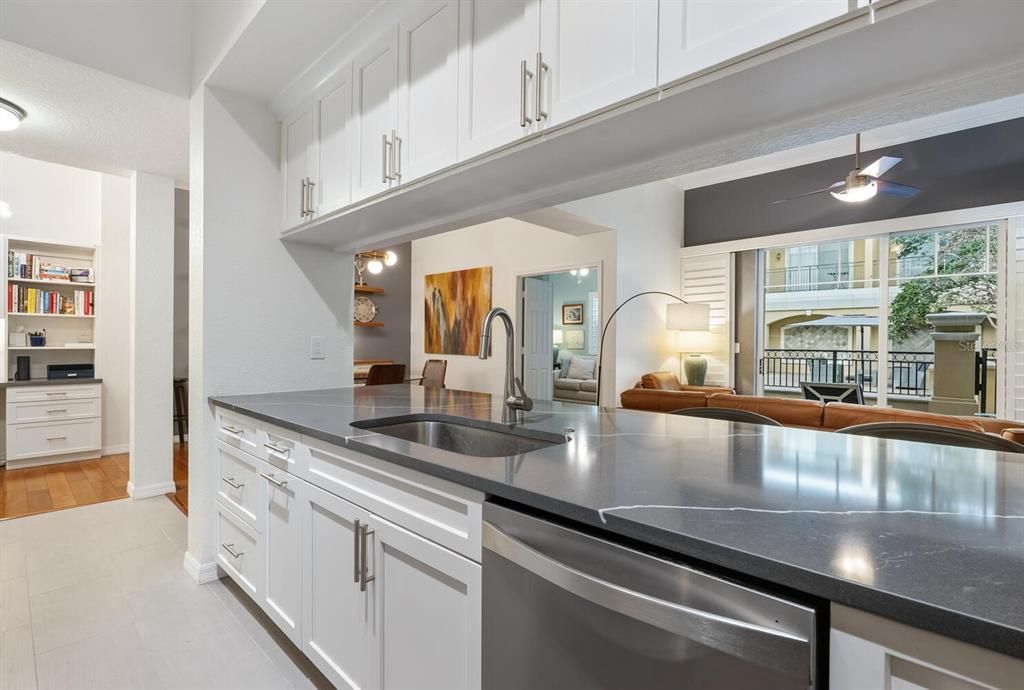 待售: $575,000 (3 贝兹, 2 浴室, 1425 平方英尺)