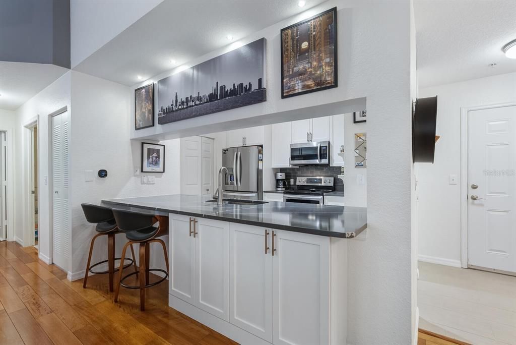 待售: $575,000 (3 贝兹, 2 浴室, 1425 平方英尺)