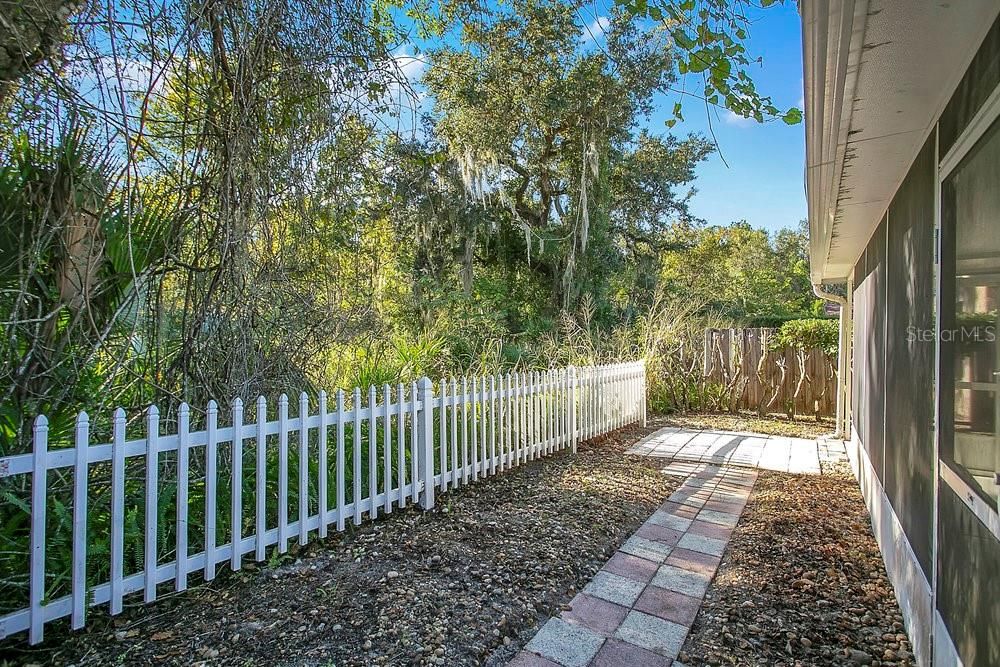 待售: $319,900 (4 贝兹, 2 浴室, 1356 平方英尺)