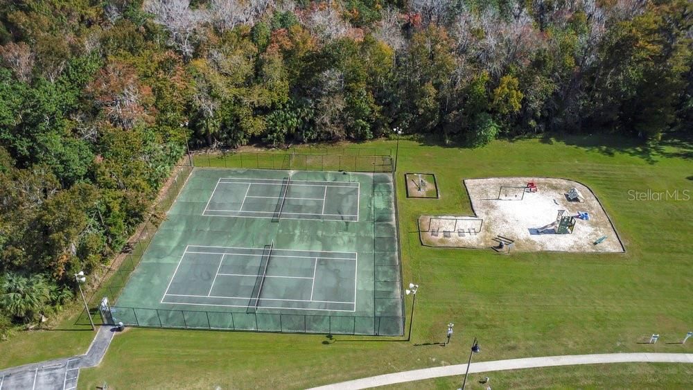 待售: $319,900 (4 贝兹, 2 浴室, 1356 平方英尺)