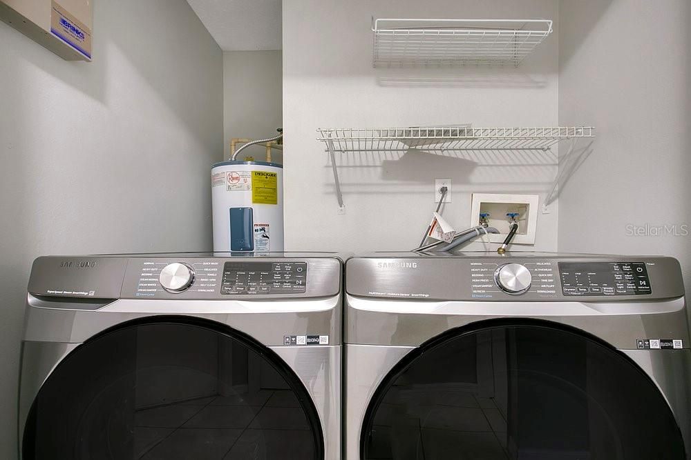 待售: $319,900 (4 贝兹, 2 浴室, 1356 平方英尺)