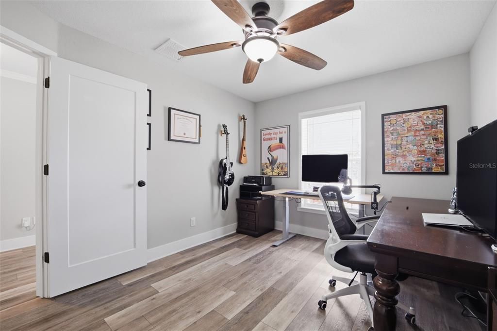 For Sale: $525,000 (3 beds, 2 baths, 1636 Square Feet)