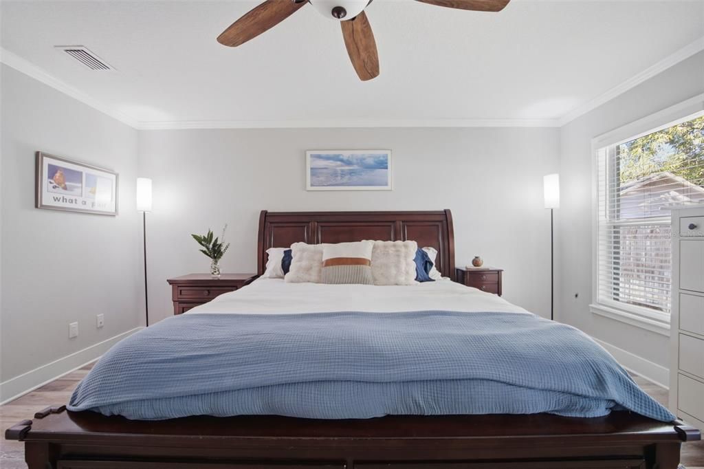 For Sale: $525,000 (3 beds, 2 baths, 1636 Square Feet)