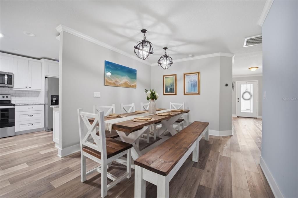 For Sale: $525,000 (3 beds, 2 baths, 1636 Square Feet)