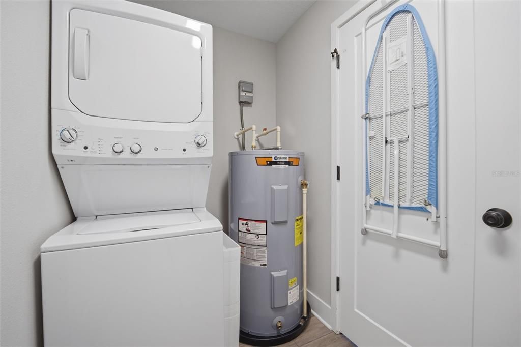 For Sale: $525,000 (3 beds, 2 baths, 1636 Square Feet)