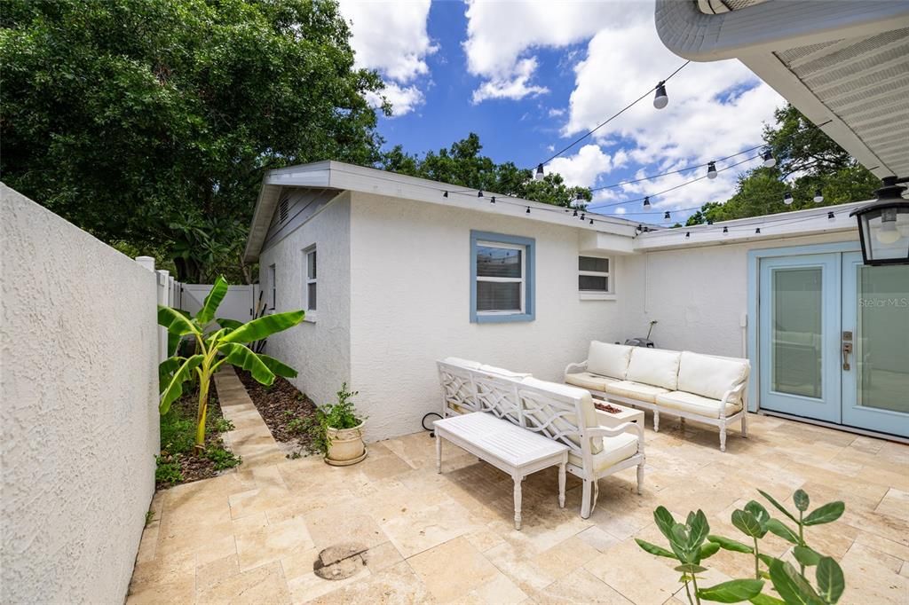 En Venta: $650,000 (3 camas, 3 baños, 1924 Pies cuadrados)