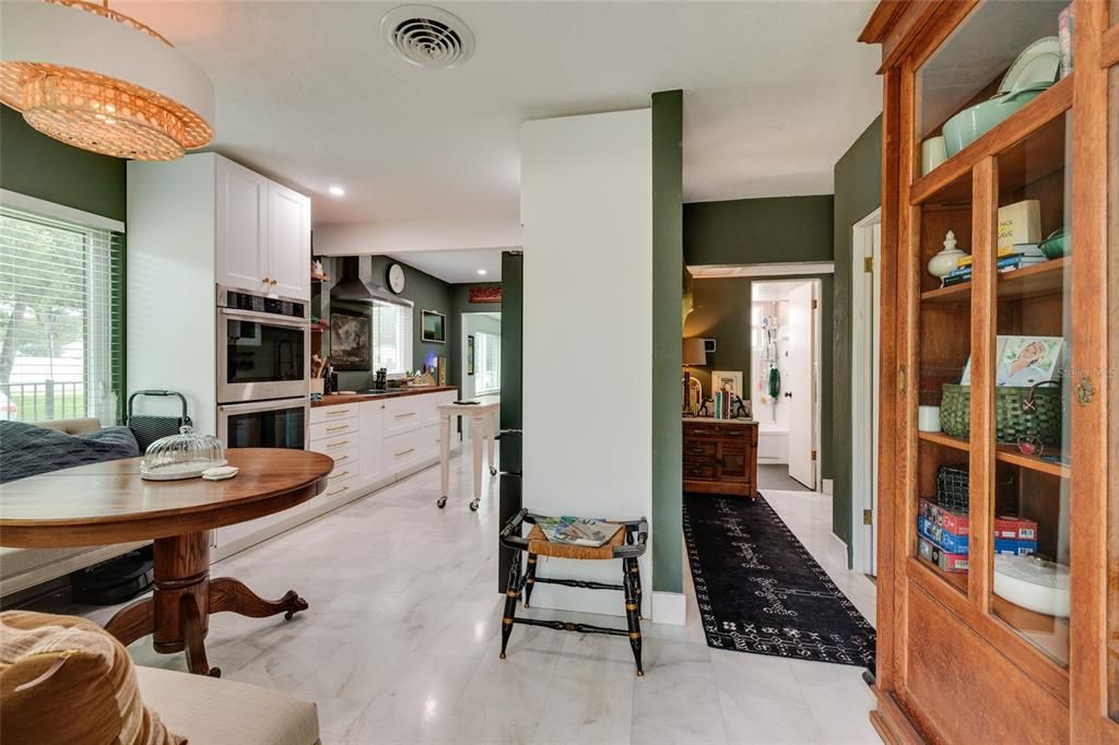 En Venta: $650,000 (3 camas, 3 baños, 1924 Pies cuadrados)