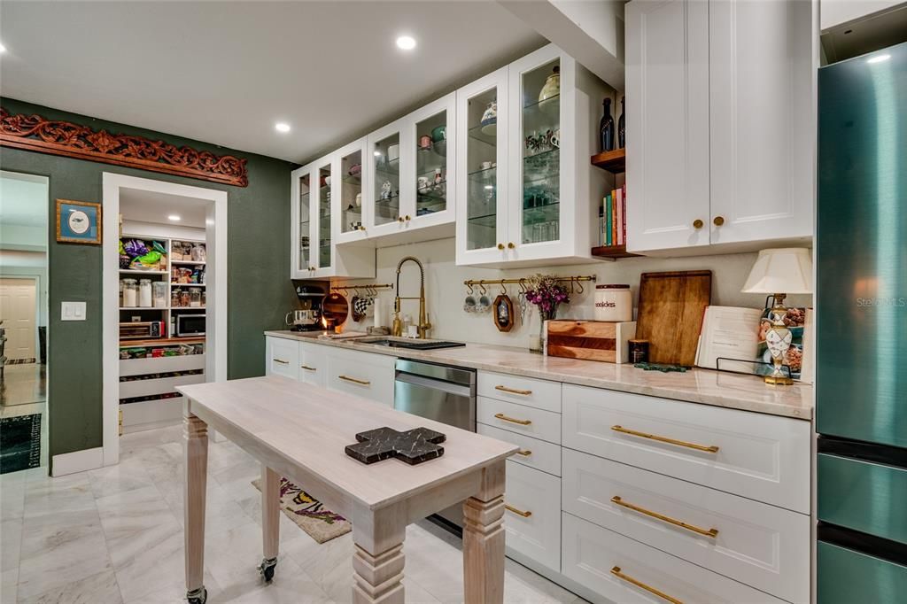 En Venta: $650,000 (3 camas, 3 baños, 1924 Pies cuadrados)