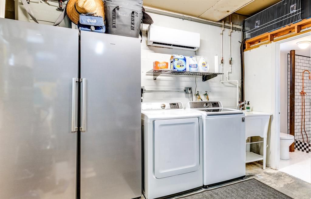 En Venta: $650,000 (3 camas, 3 baños, 1924 Pies cuadrados)