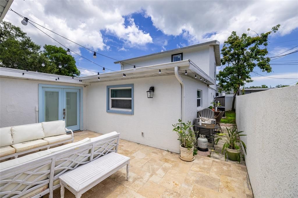 En Venta: $650,000 (3 camas, 3 baños, 1924 Pies cuadrados)